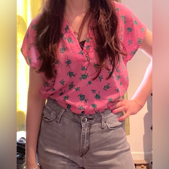 Pink blouse with flower - Picture 4 of 13